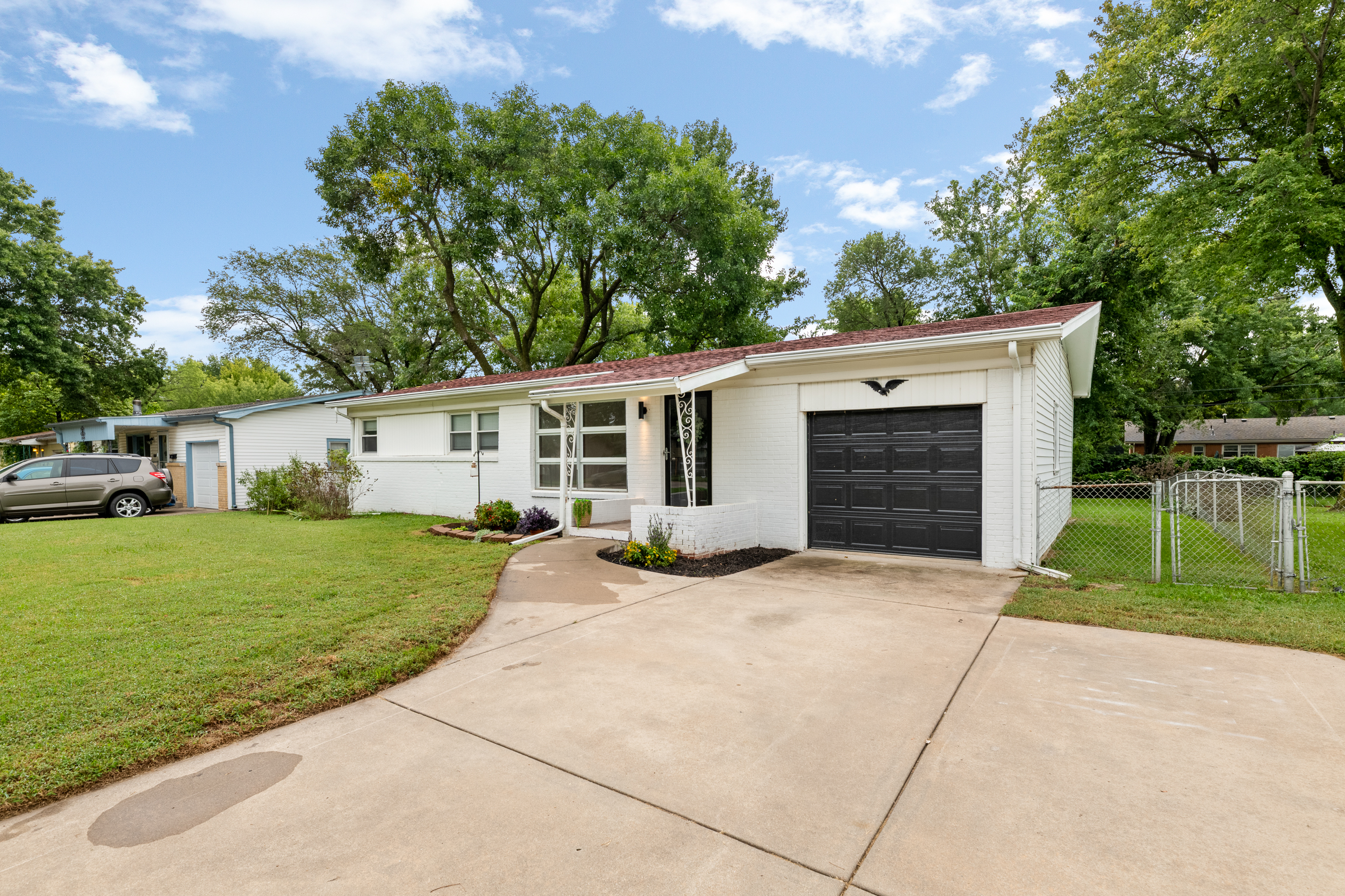 211 East Meadowlark Road - 1