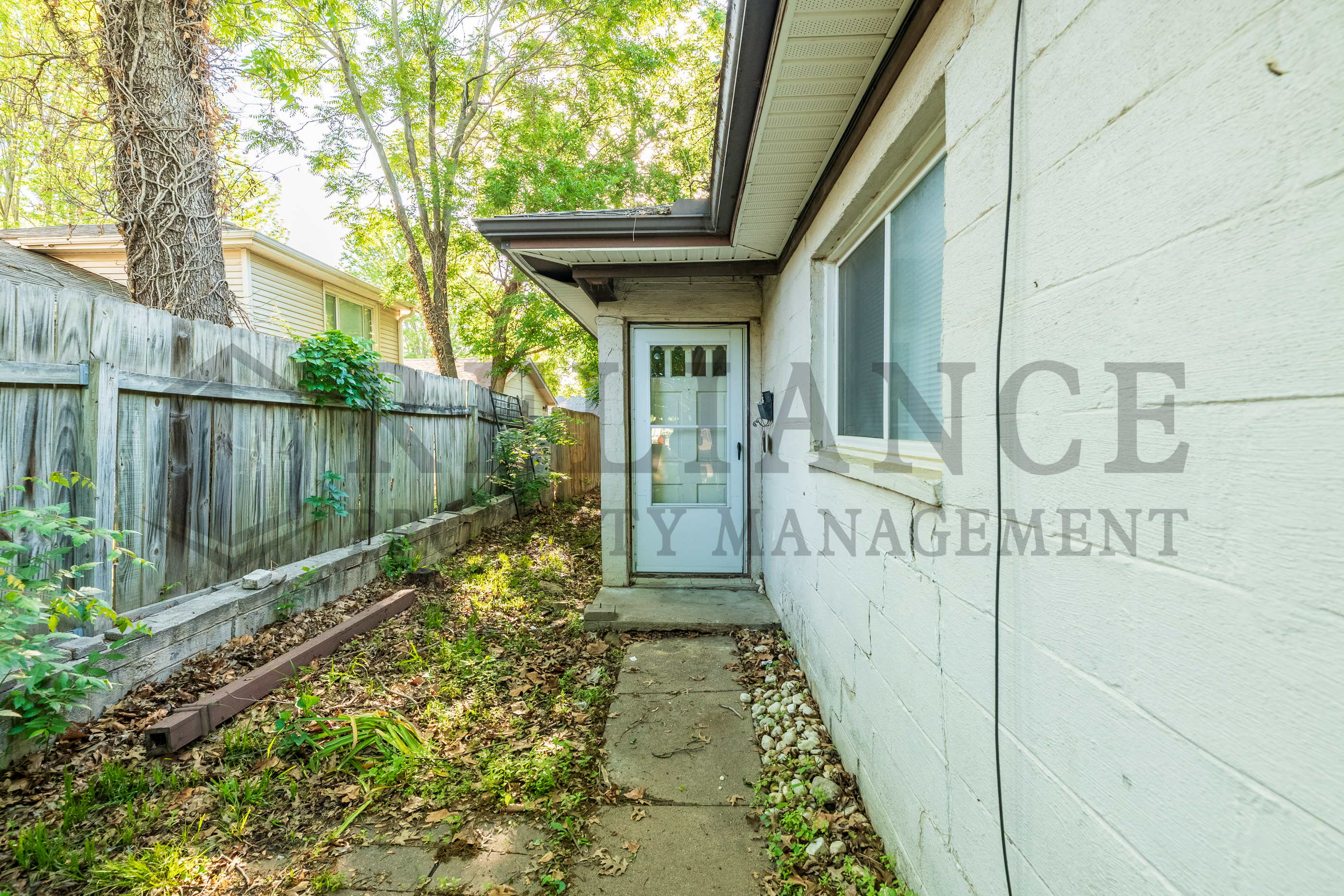 1554 N Salina