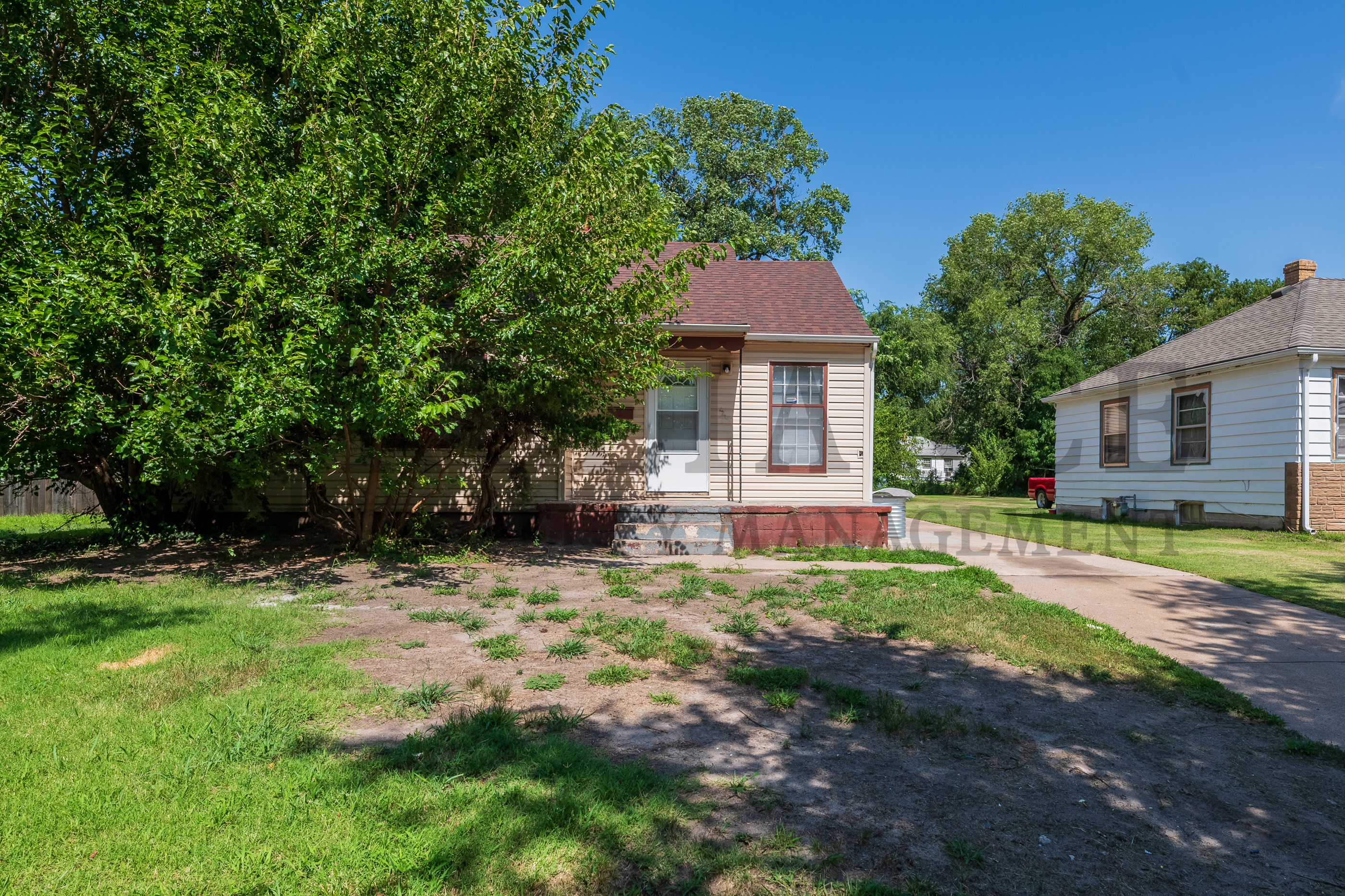 1555 North Northeast Parkway
