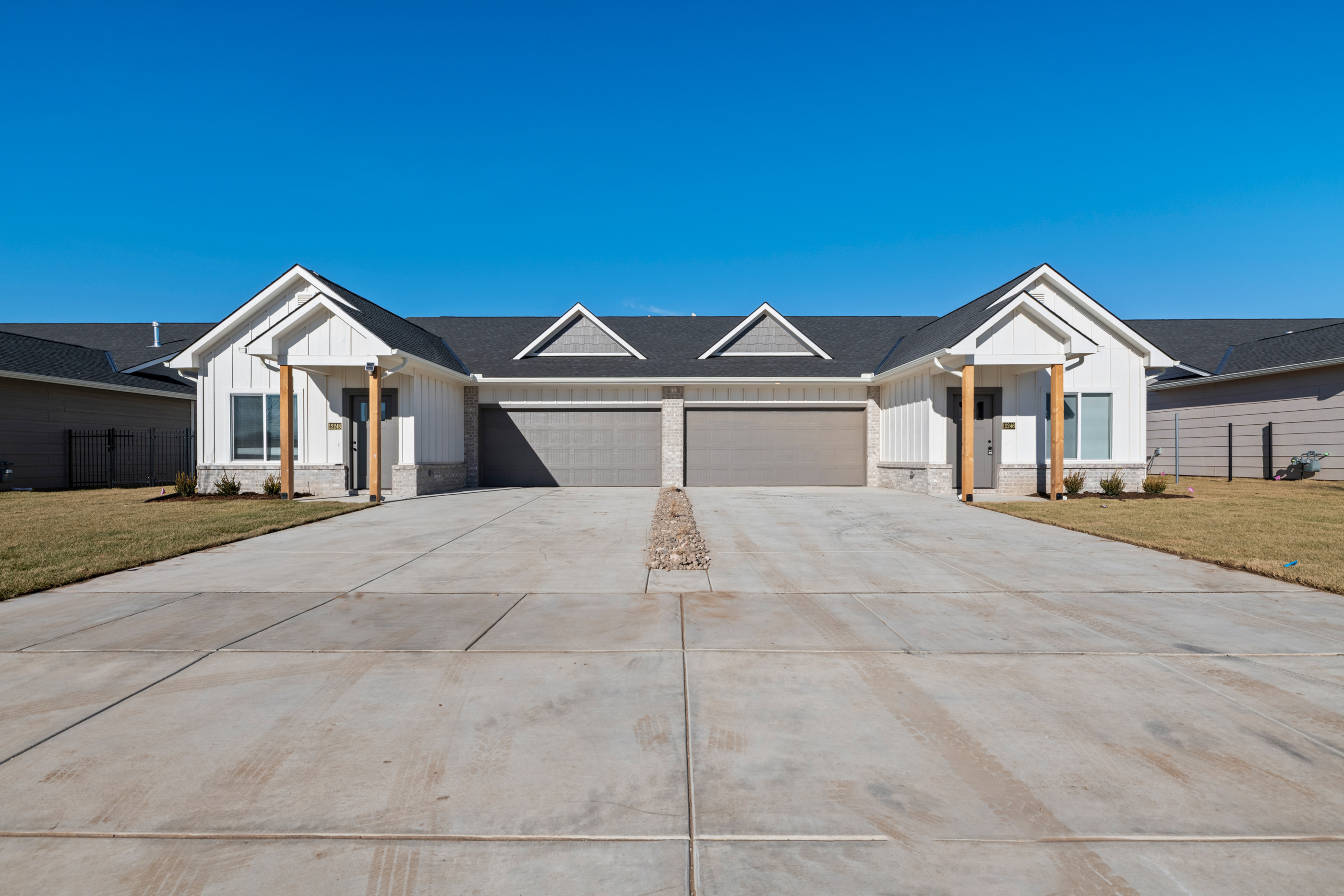 3669 N Azalea St - 1