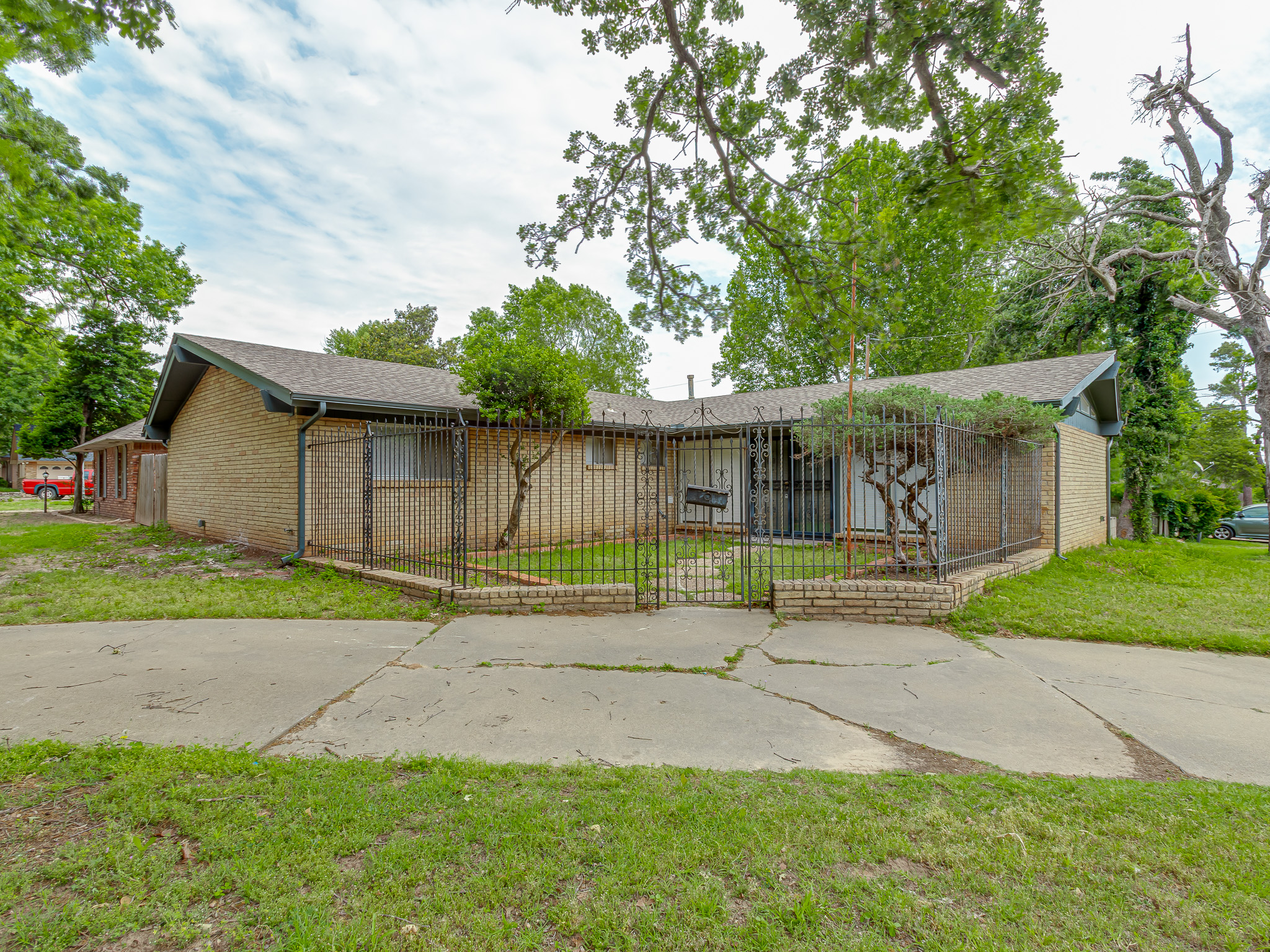 1700 North Alexander Lane