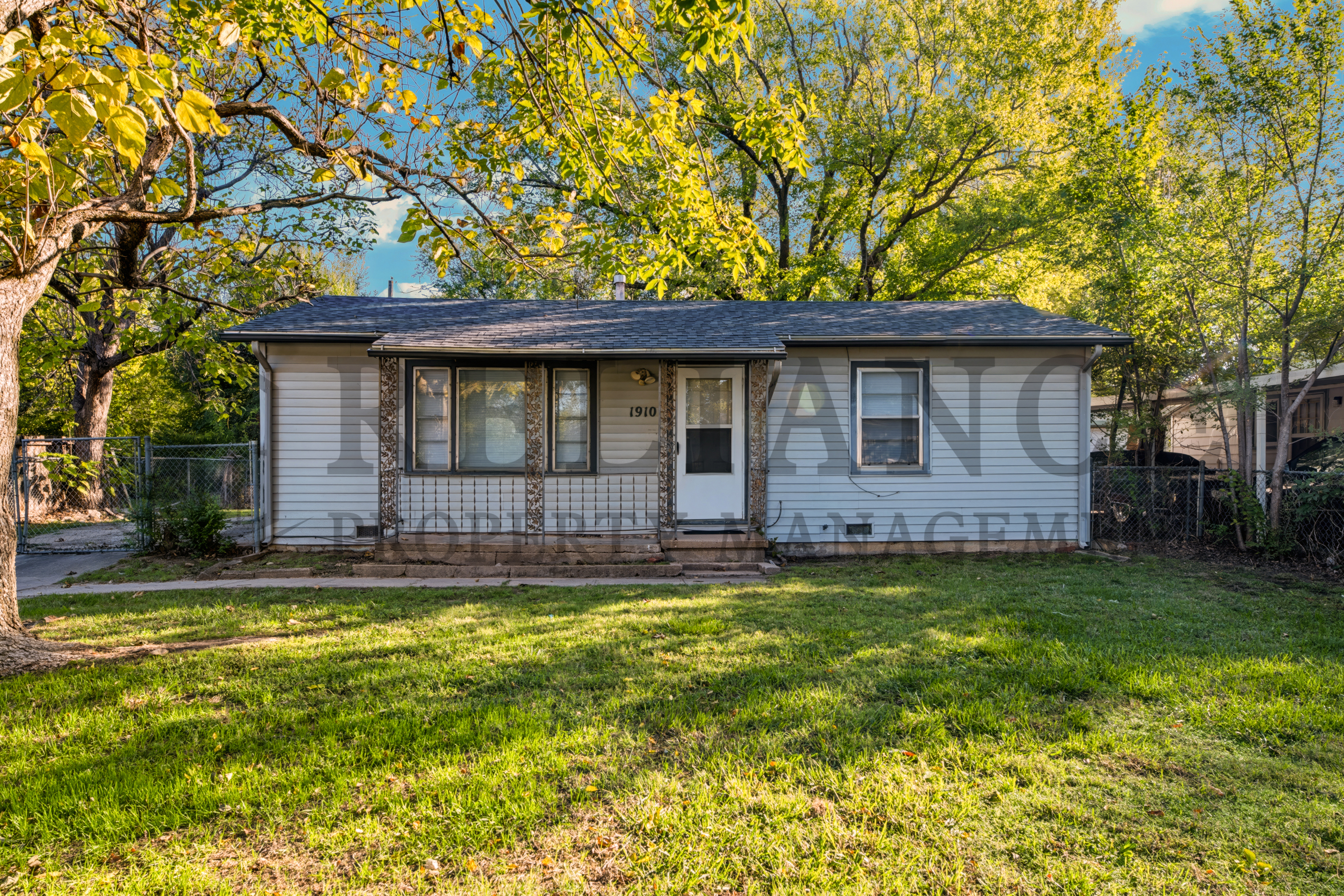 1910 South Custer Avenue