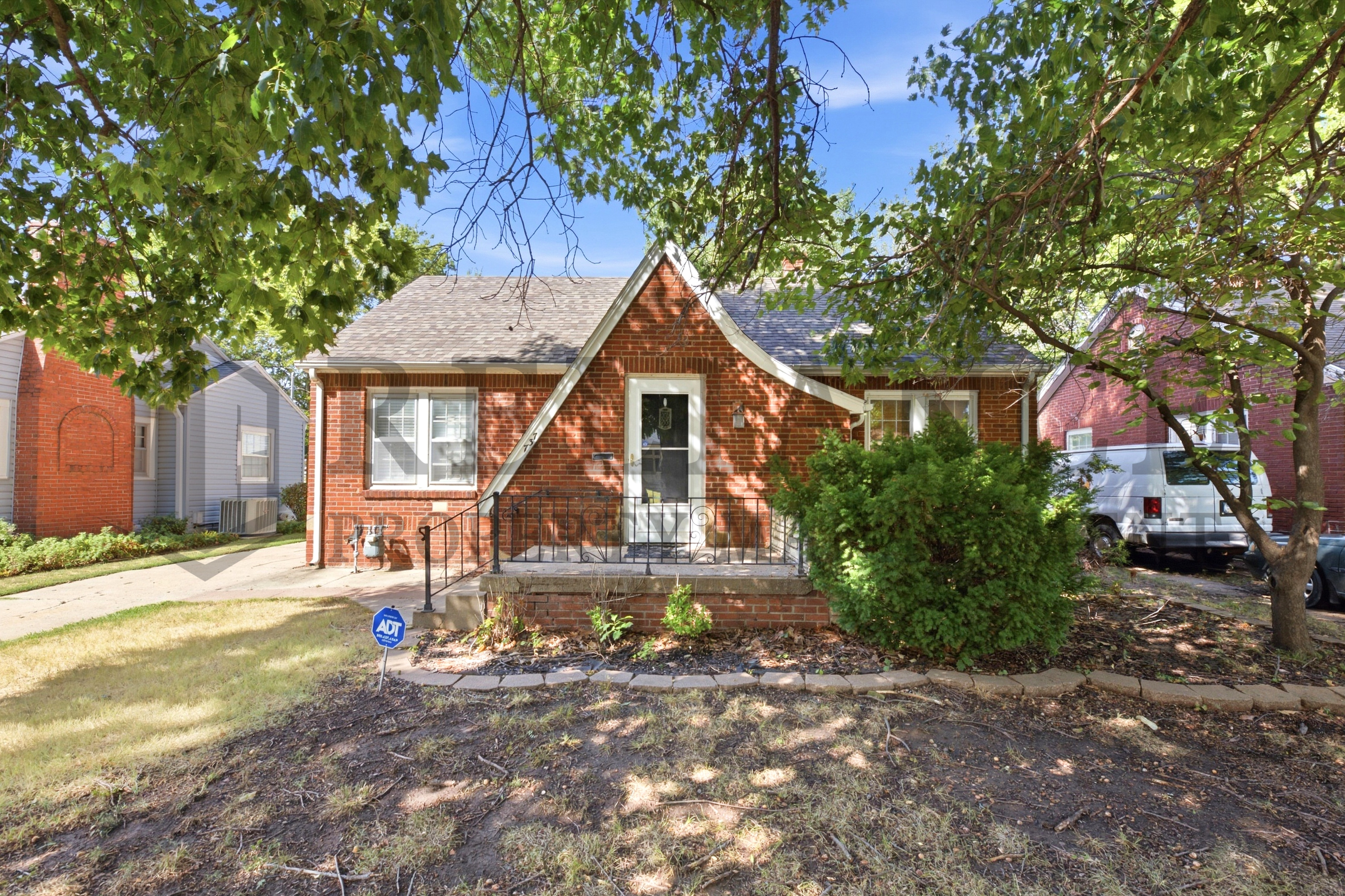 737 South Lorraine Avenue