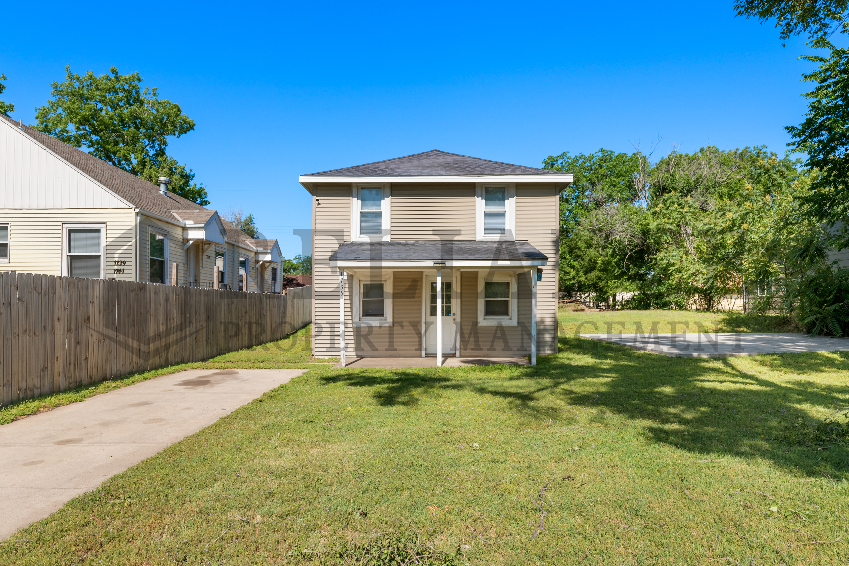 1735 S Dodge