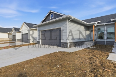 5301 North Pinecrest Court