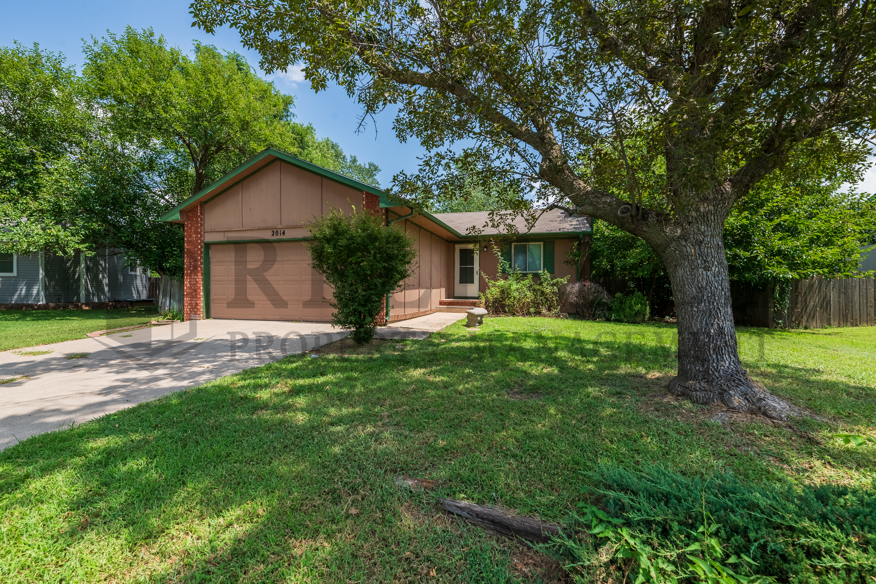 2014 N Pine Grove St