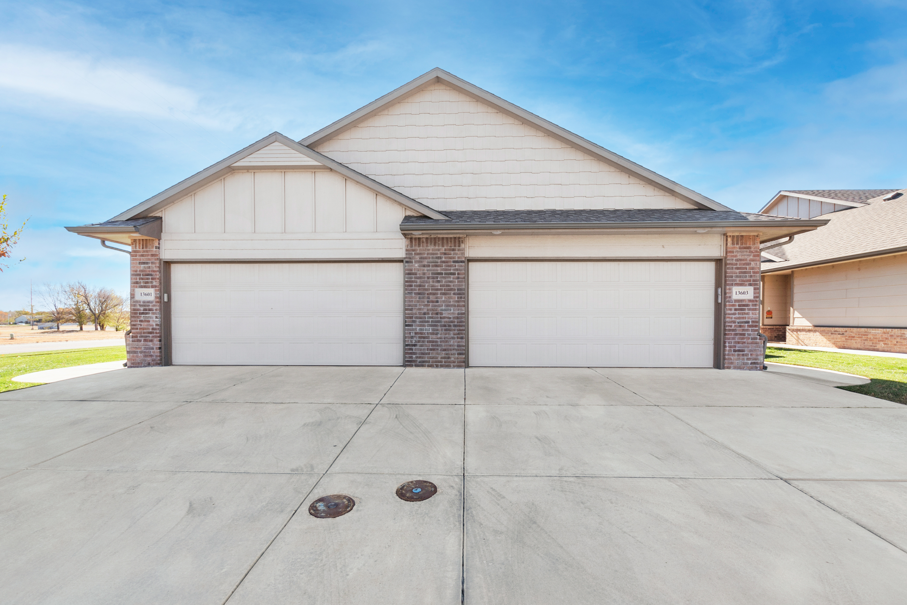 13607 Hunters View St